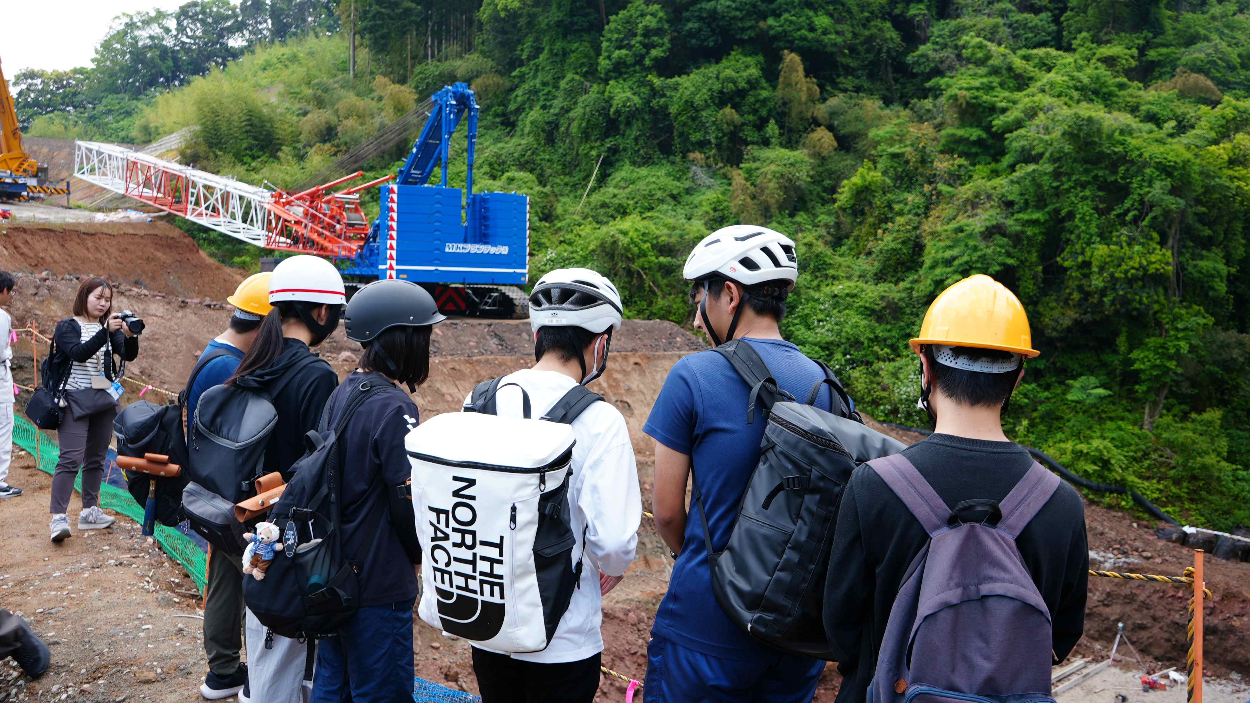 DSC01149_　露頭の観察調査.JPG